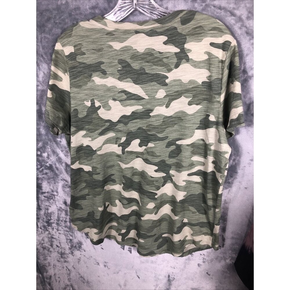 Old Navy Top Women’s  Camouflage T Shirt Casual￼ ￼V neck Short Sleeve Shirt L - Picture 6 of 8